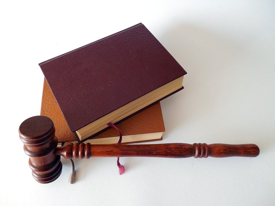Porady prawne - jak wybrać prawnika?